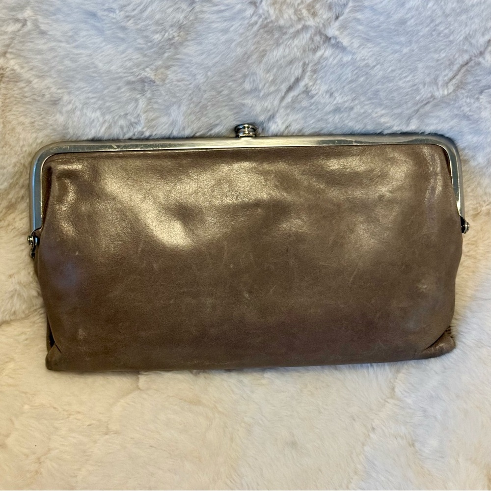 HOBO The Original Lauren Clutch Wallet Taupe - Picture 2 of 10